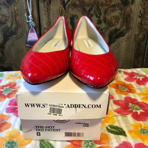 Steve Madden Shoes - NWT Steve Madden quilted leather shoe size 8.